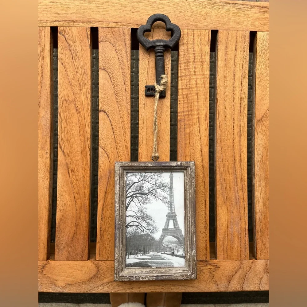World Market 4 X 6 Hanging Frame - Picture 3 of 3
